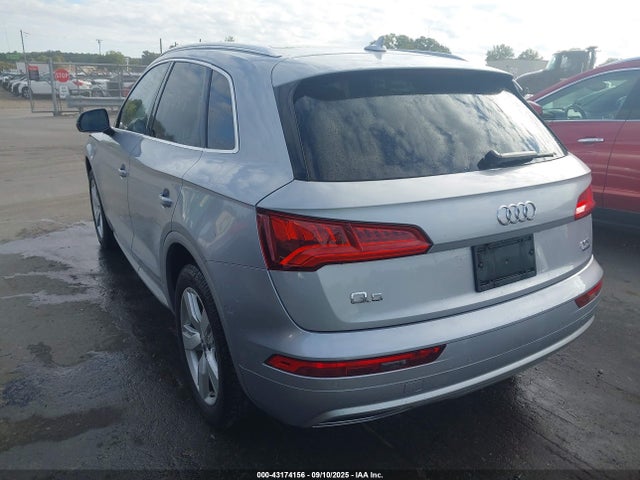 2018 AUDI Q5 WA1BNAFY4J2197302 Photo 2