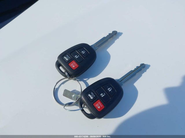 Toyota 2zr-fe 2017 2T1BURHE4HC832038 Image 11
