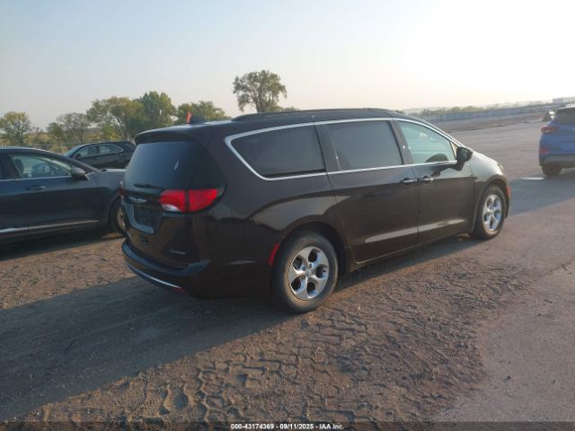 2018 CHRYSLER PACIFICA HYBRID 2C4RC1H76JR116039 Photo 3