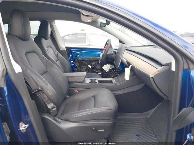 2024 TESLA MODEL Y 7SAYGDEF9RF021756 Photo 4