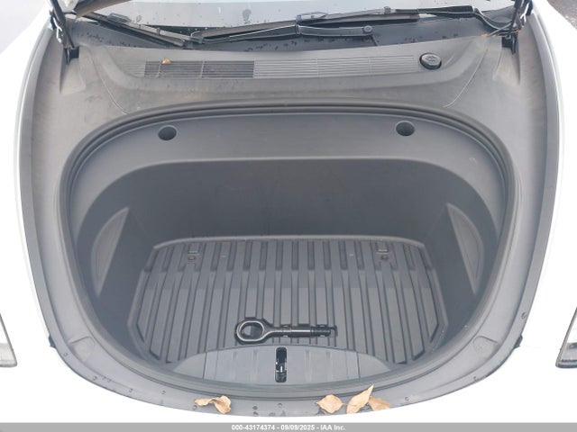 2023 TESLA MODEL 3 5YJ3E1EA8PF596699 Photo 9