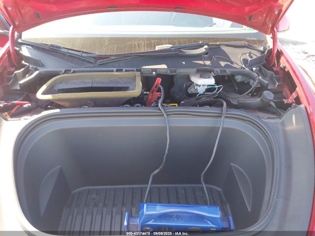 5YJYGDEE5MF126016 Tesla 2021