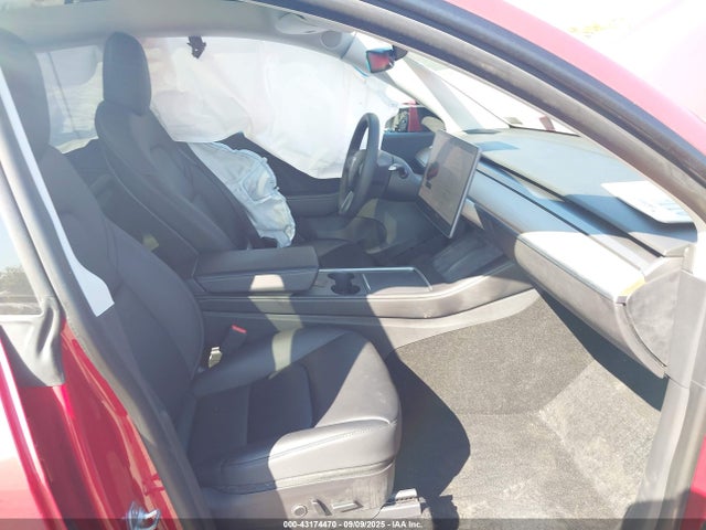 5YJYGDEE5MF126016 Tesla 2021
