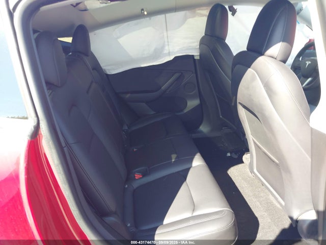 5YJYGDEE5MF126016 Tesla 2021