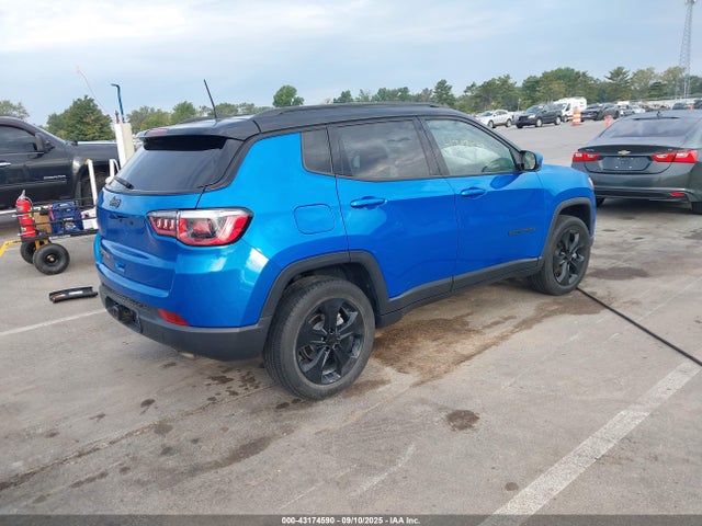 Jeep 2019 2019 3C4NJDBB7KT672622 Image 4