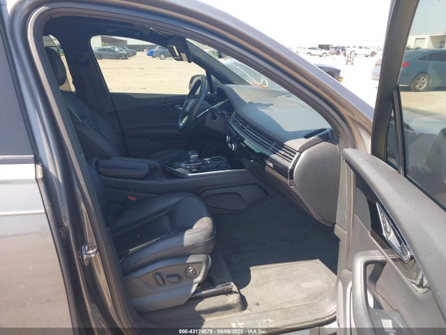 2019 AUDI Q7 WA1VAAF75KD008890 Photo 4