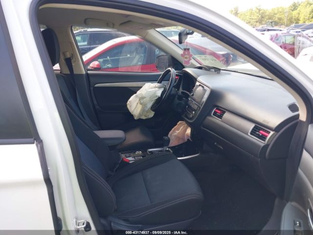 2017 MITSUBISHI OUTLANDER JA4AZ3A36HZ003006 Photo 4
