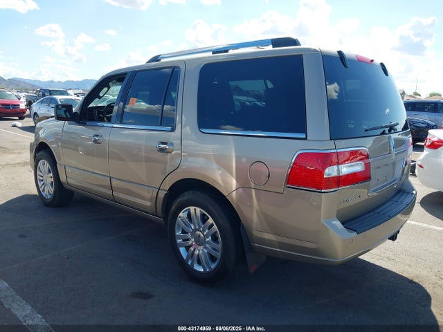 5LMJJ2J50EEL00468 Lincoln Navigator