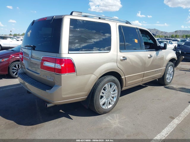 5LMJJ2J50EEL00468 Lincoln Navigator