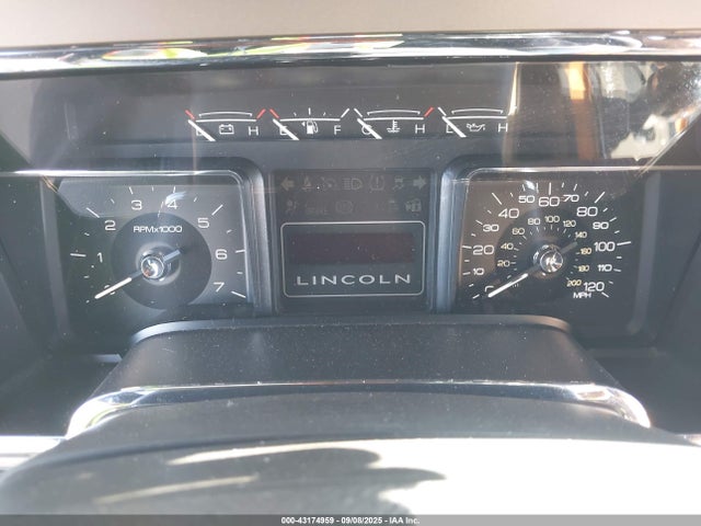 5LMJJ2J50EEL00468 Lincoln Navigator