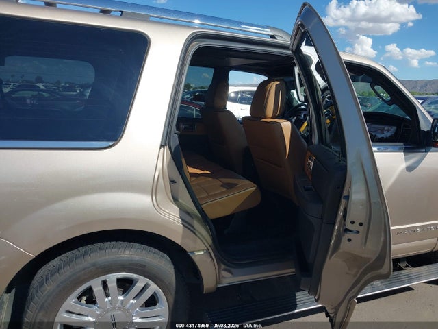 5LMJJ2J50EEL00468 Lincoln Navigator