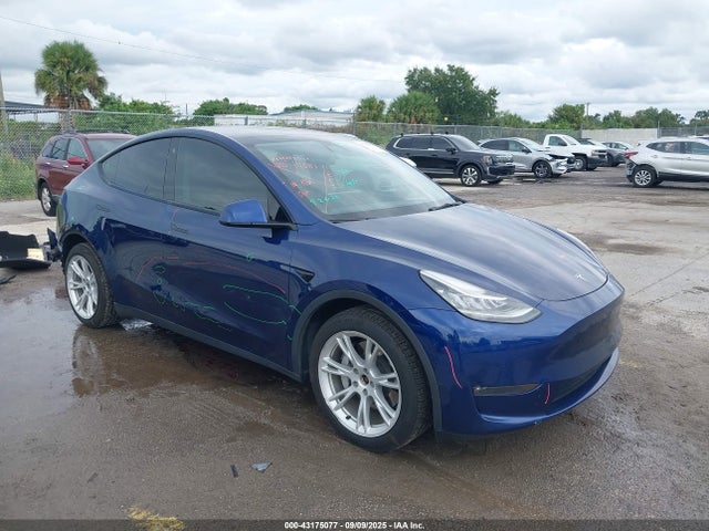 2022 TESLA MODEL Y 7SAYGAEE1NF399523 Photo 0