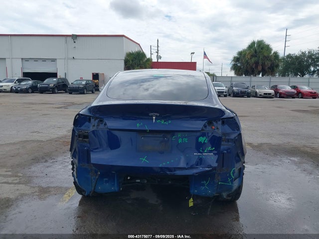 7SAYGAEE1NF399523 Tesla Model Y