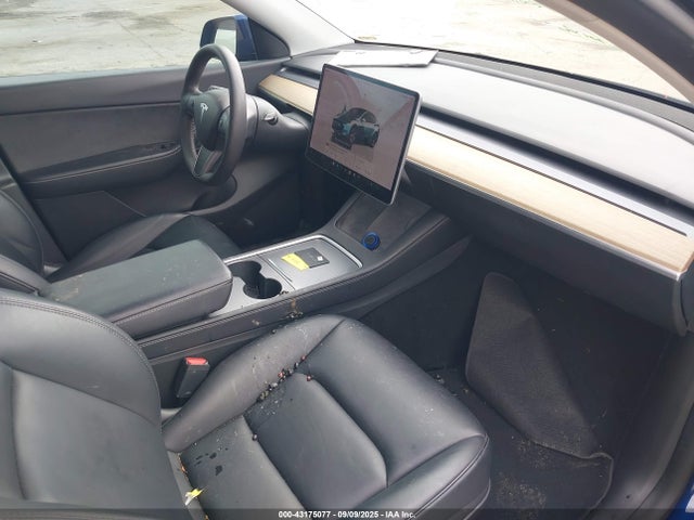 2022 TESLA MODEL Y 7SAYGAEE1NF399523 Photo 4