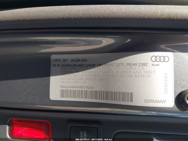 2017 AUDI A4 WAULNAF44HN019242 Photo 8