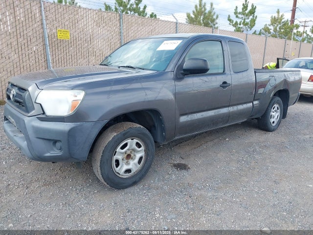 Toyota 2tr-fe 2014 5TFTX4CN8EX046083 Image 2