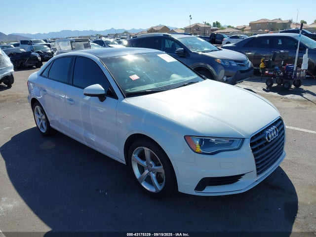 2015 AUDI A3 WAUACGFF7F1083085 Photo 0