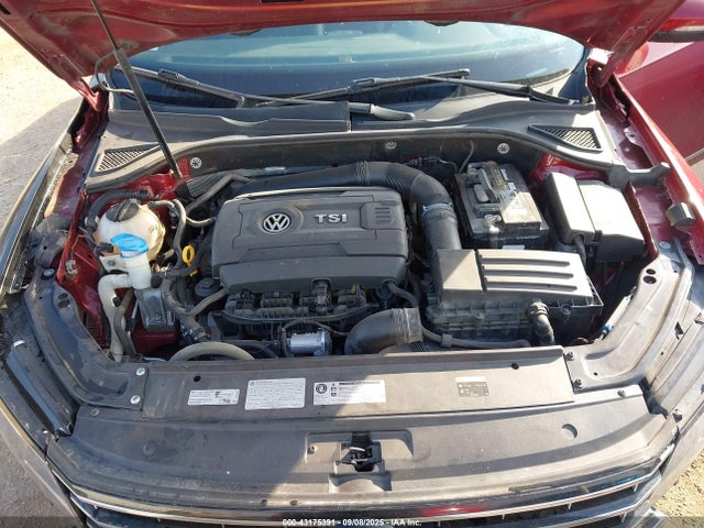1VWAT7A3XHC081643 Volkswagen tsi