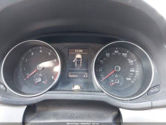 1VWAT7A3XHC081643 Volkswagen tsi