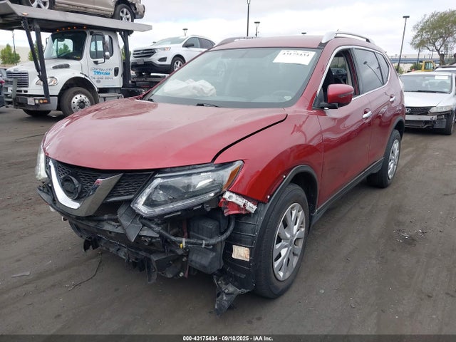 Nissan 2016 2016 JN8AT2MT6GW030109 Image 2