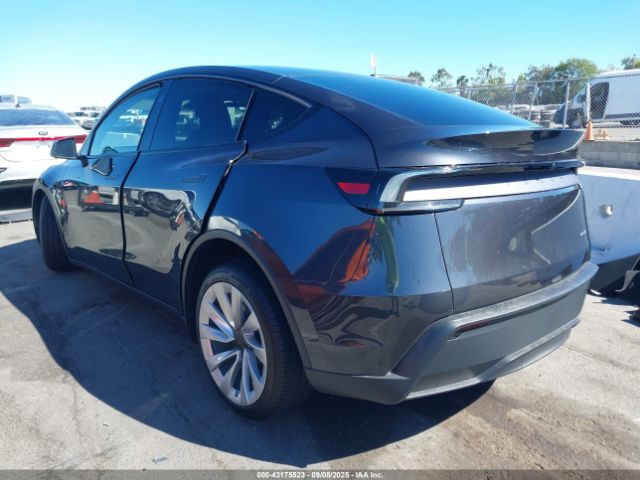 2026 TESLA MODEL Y 7SAYGDEE4TF335586 Photo 2