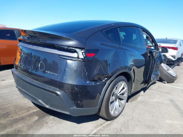 2026 TESLA MODEL Y 7SAYGDEE4TF335586 Photo 3