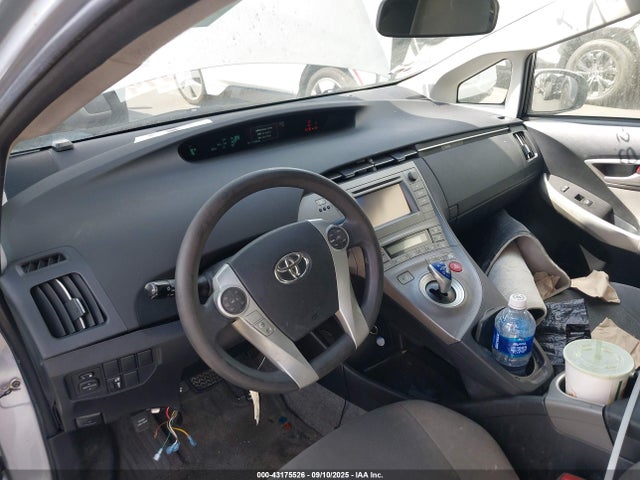 Toyota Prius 2014 JTDKN3DUXE1750869 Image 32