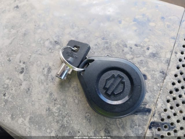 2014 HARLEY-DAVIDSON FLHX 1HD1KBM3XEB621139 Photo 10