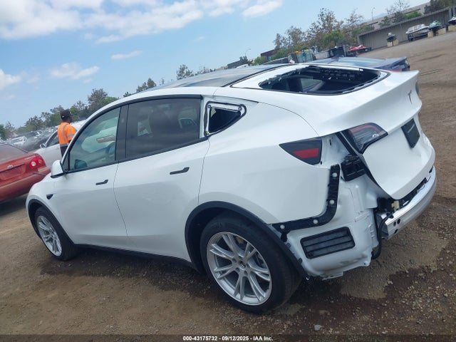 7SAYGDEE9RF089806 Tesla Model Y
