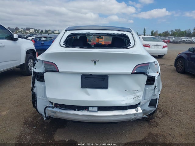 2024 TESLA MODEL Y 7SAYGDEE9RF089806 Photo 5