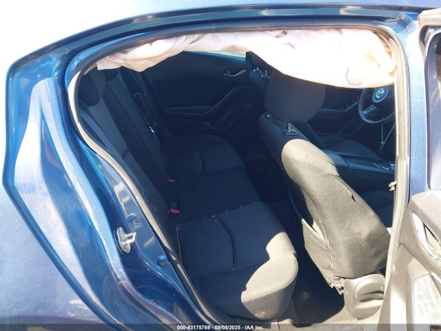 3MZBN1K71JM175718 Mazda pe