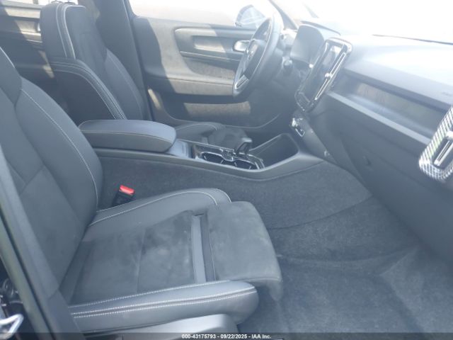 2023 VOLVO XC40 RECHARGE PURE ELECTRIC YV4ED3UMXP2085272 Photo 4