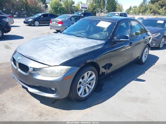 BMW 320i 2015 WBA3B1G50FNT05487 Image 2