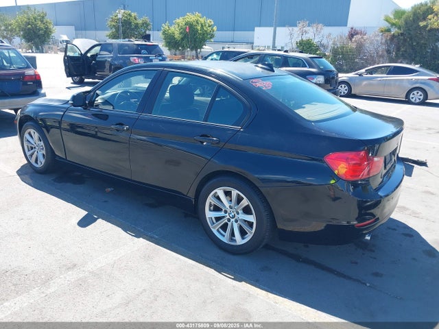 BMW 320i 2015 WBA3B1G50FNT05487 Image 3