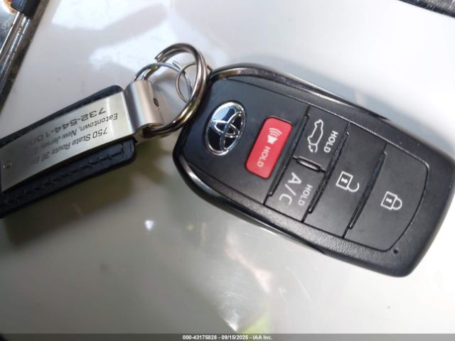 2024 TOYOTA BZ4X JTMABACAXRA087695 Photo 10