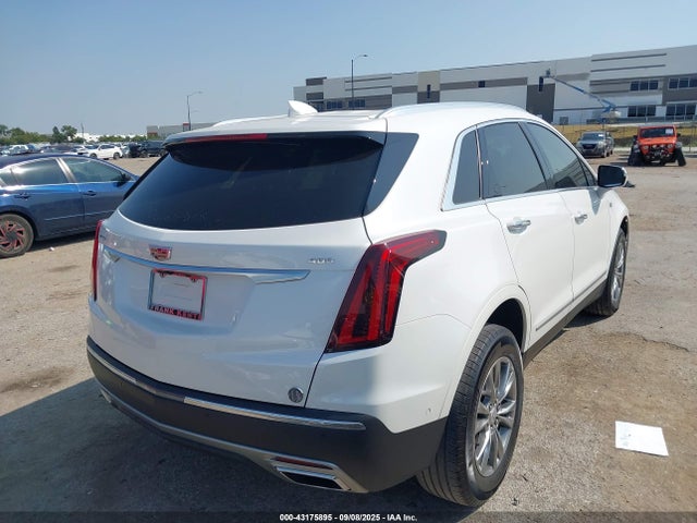 2021 CADILLAC XT5 1GYKNCRS5MZ147393 Photo 3