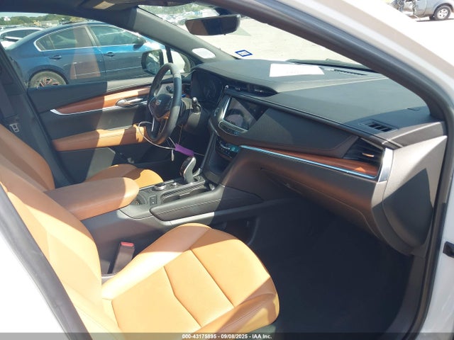 2021 CADILLAC XT5 1GYKNCRS5MZ147393 Photo 4
