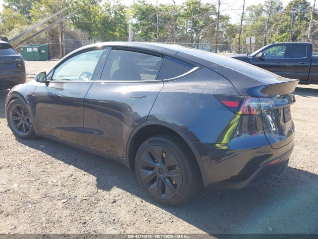 2025 TESLA MODEL Y 7SAYGDEE8SF222433 Photo 2