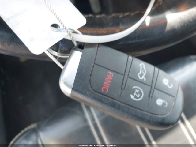 2020 CHRYSLER 300 2C3CCABG0LH131406 Photo 10