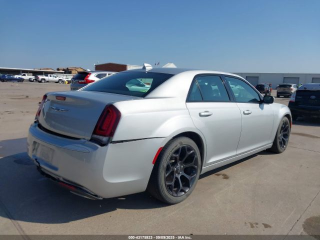 2020 CHRYSLER 300 2C3CCABG0LH131406 Photo 3