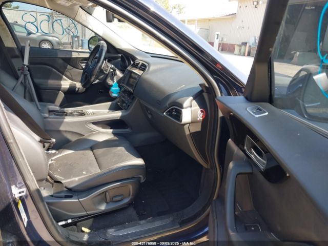 2017 JAGUAR F-PACE SADCJ2BV8HA894113 Photo 4