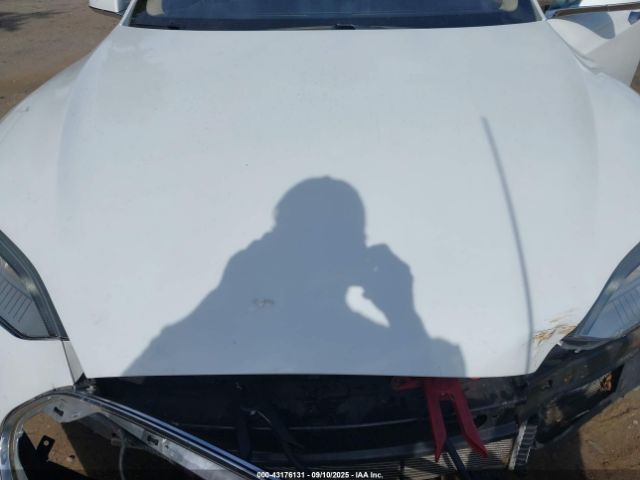 2014 TESLA MODEL S 5YJSA1H13EFP32642 Photo 9