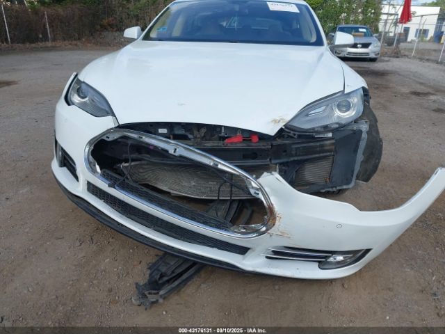 2014 TESLA MODEL S 5YJSA1H13EFP32642 Photo 5