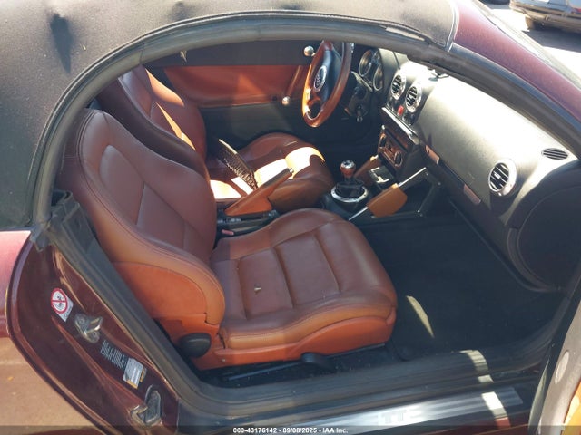 2001 AUDI TT TRUUT28N411032570 Photo 4