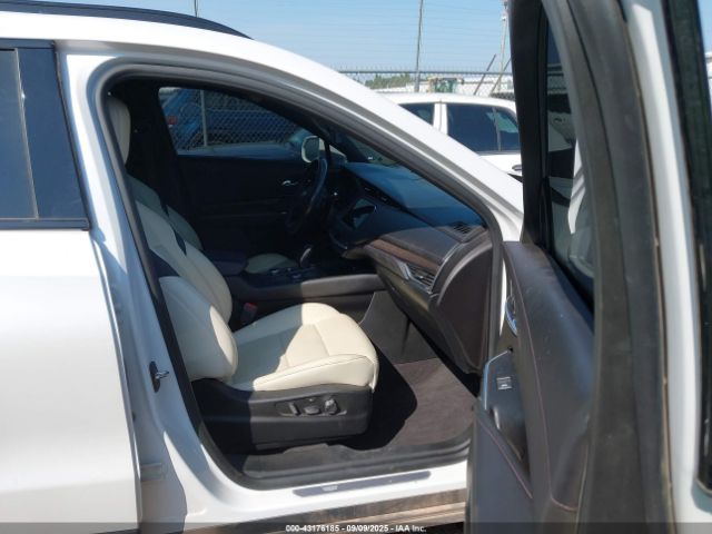 2019 CADILLAC XT4 1GYFZER45KF220926 Photo 4