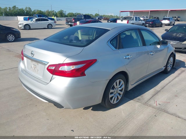 Nissan 2016 2016 1N4AL3AP1GN346750 Image 4