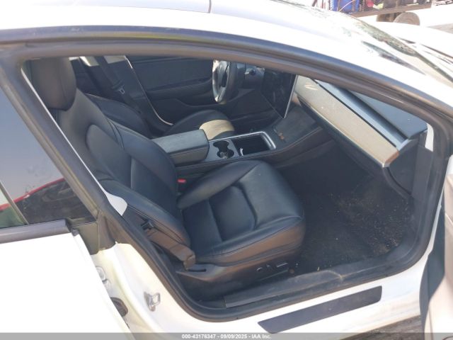 2021 TESLA MODEL 3 5YJ3E1EB9MF869573 Photo 4