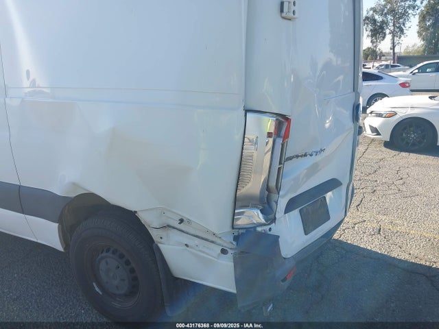 WD4PF0CD1KP162487 Mercedes-Benz om 642 with brake assist
