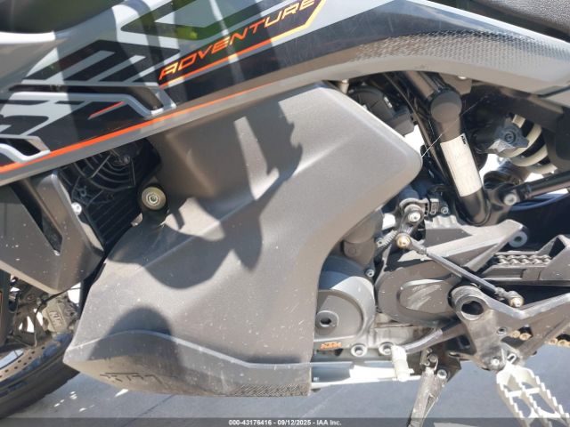 2021 KTM 890 VBKTS6407MM806323 Photo 8