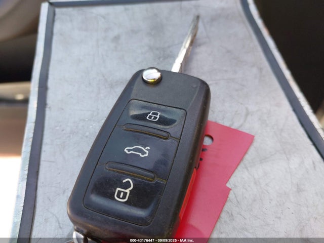 3VWD17AJ8EM419228 Volkswagen Jetta